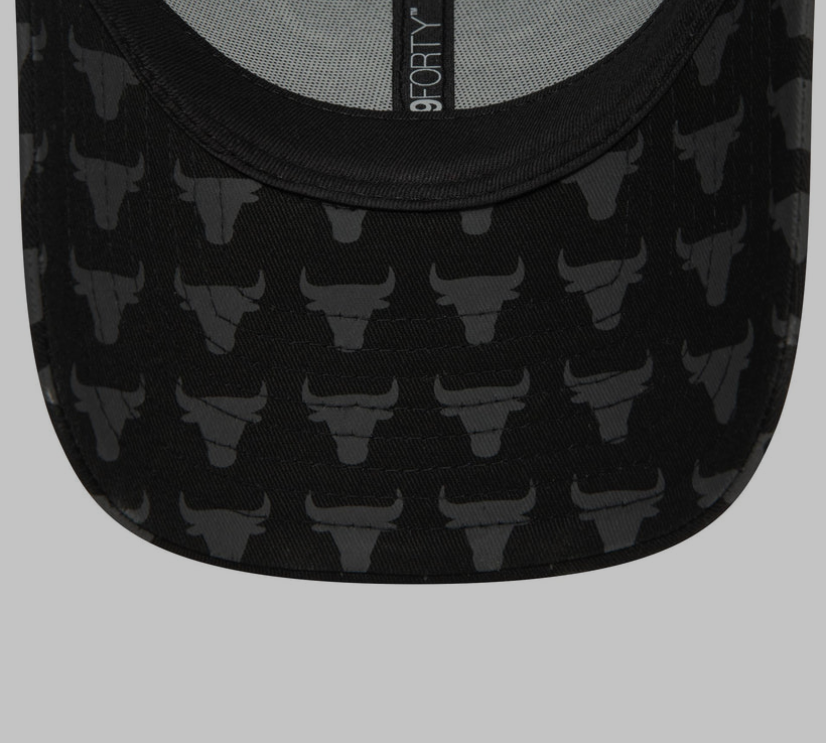 New Era Chicago Bulls Team Monogram Black 9FORTY - 60565358
