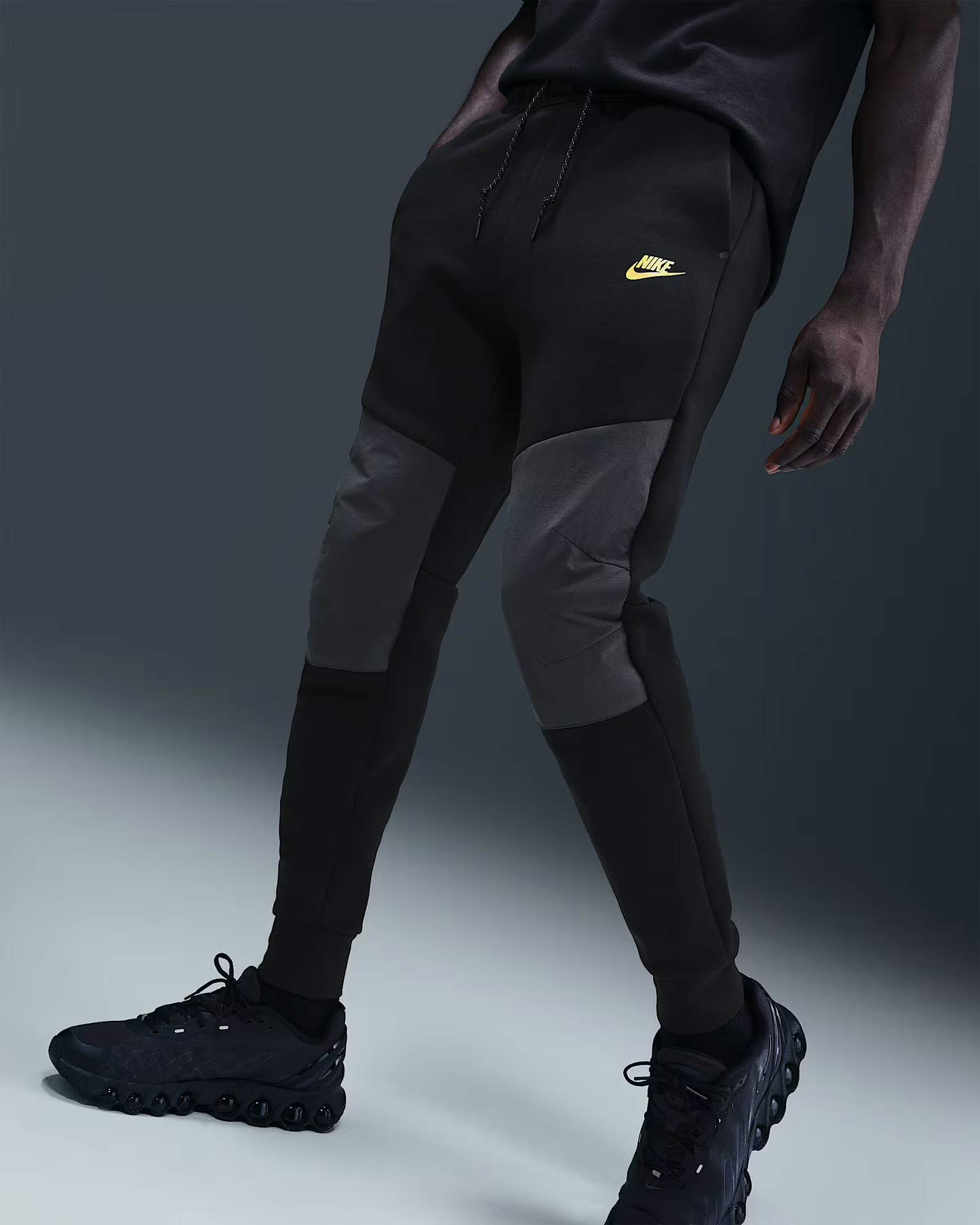 Nike Tech Tracksuit Windrunner - IH4302IH4303-011