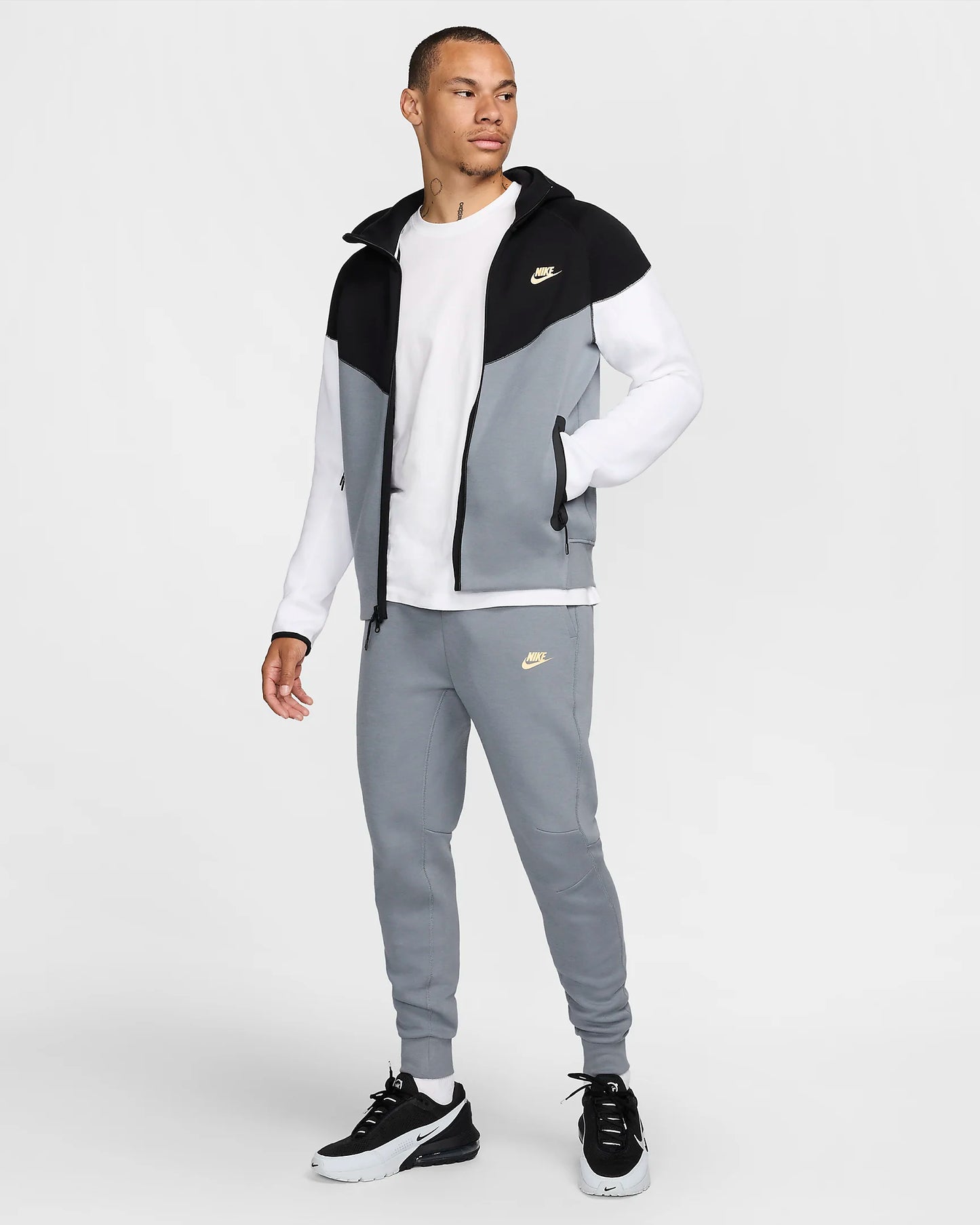 Nike Tech Windrunner - FZ4710FZ4709-011